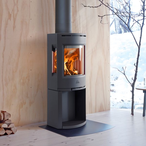 Jotul F135 wood burning stove in black