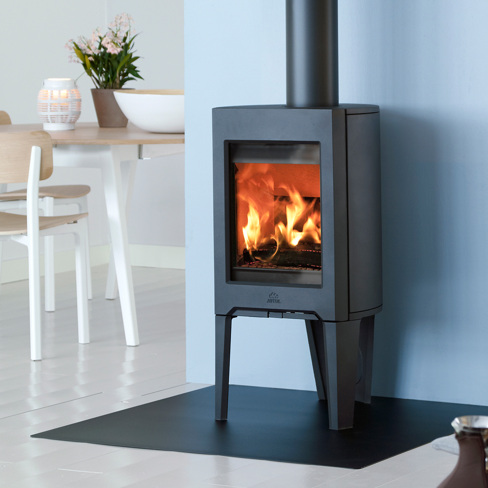 Jotul F162 wood burning stove in black