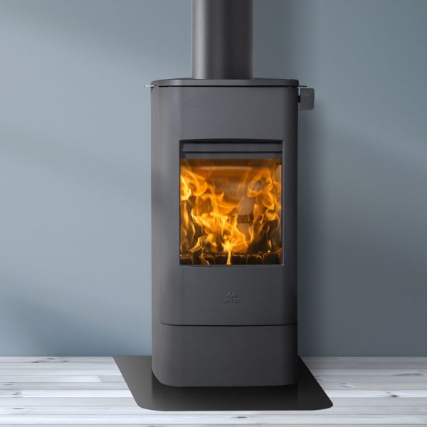 Jotul F232 wood burning stove in black